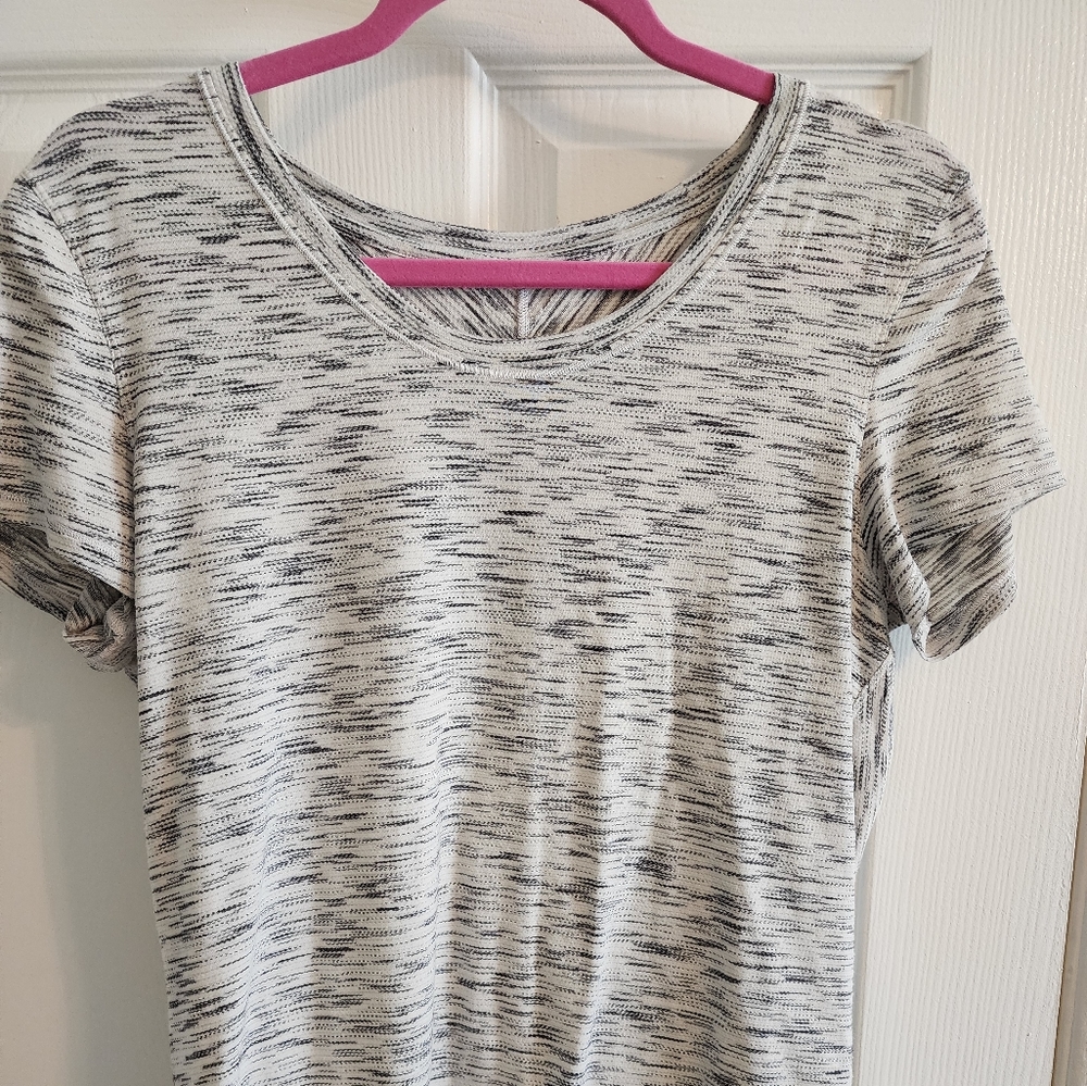 Lululemon t-shirt